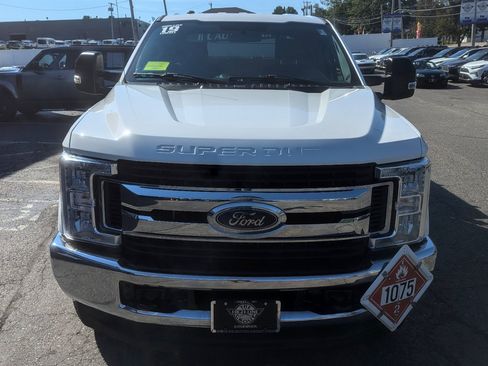 Used 2019 Ford F250 XLT image 3