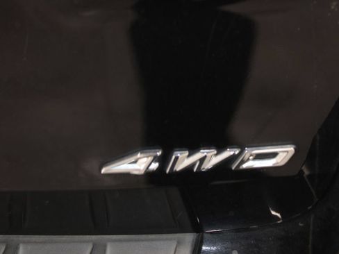 Used 2021 Ford Explorer XLT w/ Equipment Group 202A AWD/4WD image 12