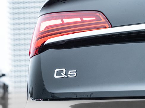 Certified 2025 Audi Q5 2.0T Premium Plus w/ Premium Plus Package image 32