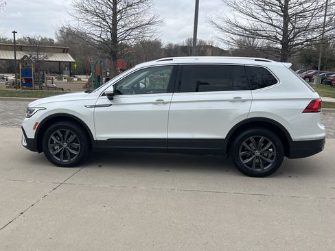 Certified 2023 Volkswagen Tiguan SE image 7