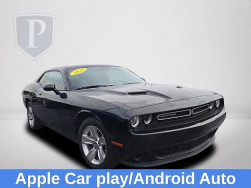 Used 2023 Dodge Challenger SXT RWD image 2