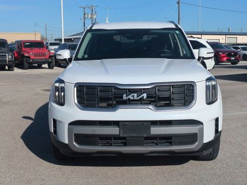 Used 2023 Kia Telluride S image 2