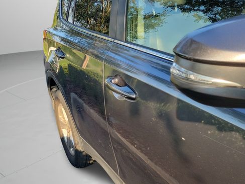 Used 2015 Toyota RAV4 XLE FWD image 18