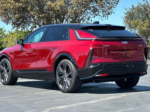 Certified 2026 Cadillac Lyriq Signature Sport w/ LPO, Floor Liner Package image 6