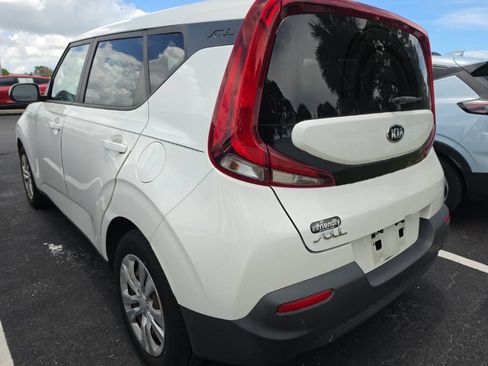 Certified 2021 Kia Soul LX FWD image 11