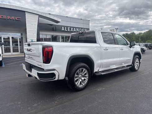 Used 2024 GMC Sierra 1500 Denali w/ Technology Package AWD/4WD image 4