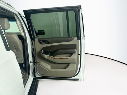 Used 2017 Chevrolet Suburban Premier AWD/4WD image 34