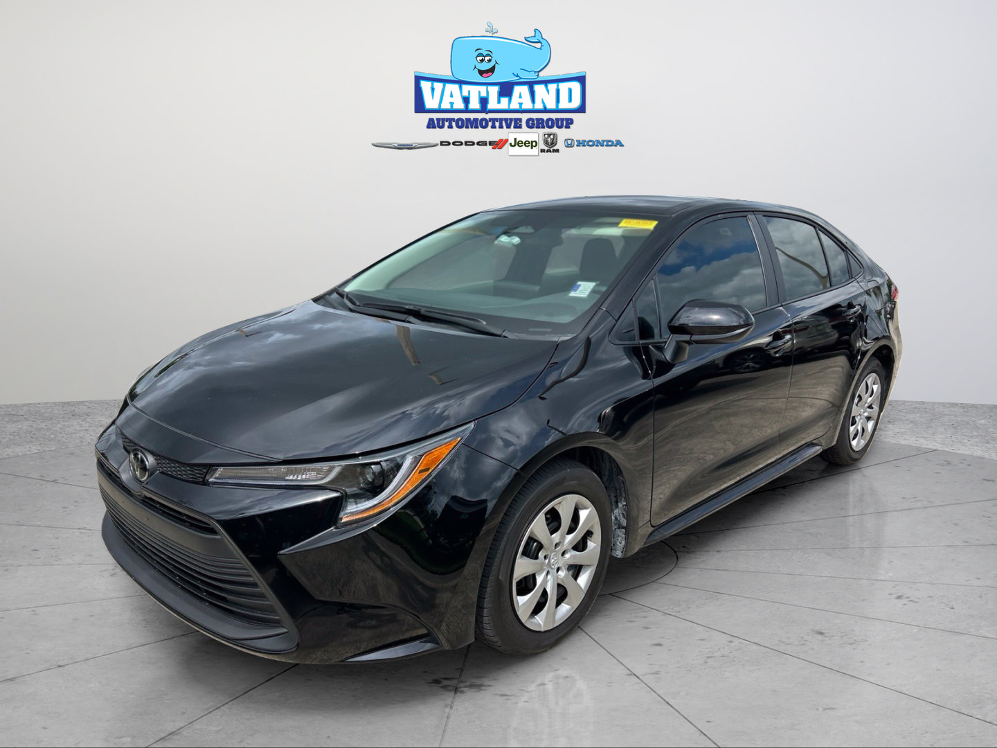 Used 2026 Toyota Corolla LE FWD image 1