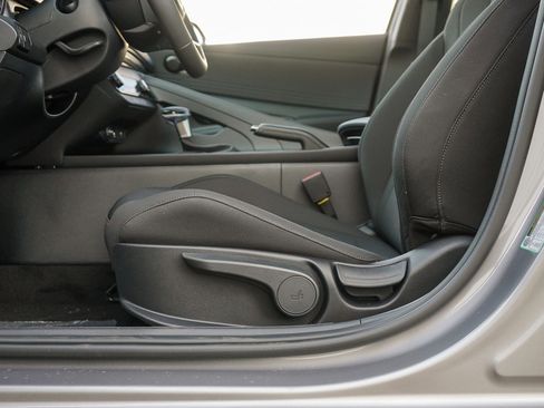 New 2025 Hyundai Elantra Sport image 17