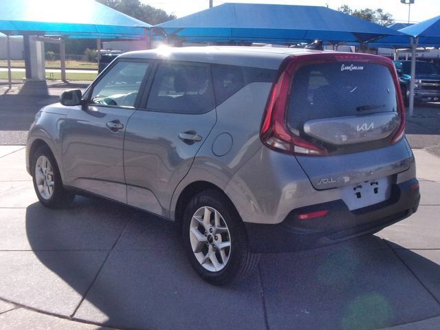 Used 2022 Kia Soul S FWD image 14