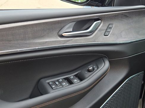 New 2025 Jeep Grand Cherokee L Overland w/ Trailer Tow Package image 24