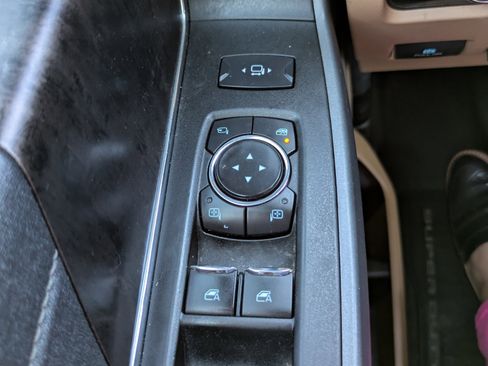 Used 2023 Ford F350 Lariat w/ Lariat Ultimate Package AWD/4WD image 16