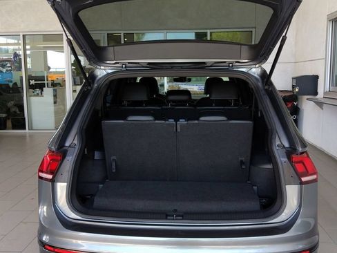 Certified 2023 Volkswagen Tiguan SE R-Line FWD image 16