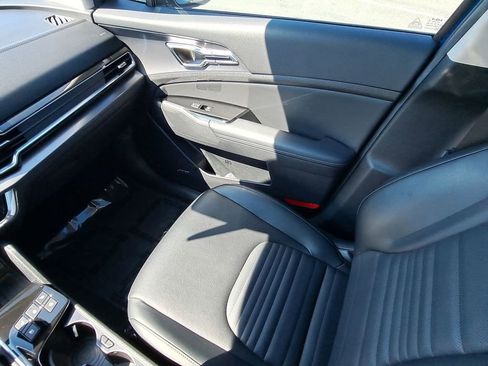 Used 2023 Kia Sportage SX image 17