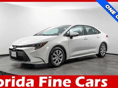 Used 2024 Toyota Corolla LE FWD image 1