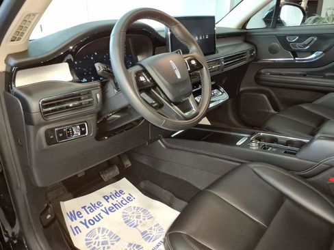 Used 2025 Lincoln Corsair AWD w/ Rear Removable Package Tray image 12