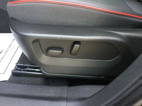 Used 2023 Buick Envision Essence w/ Sport Touring Package AWD/4WD image 9