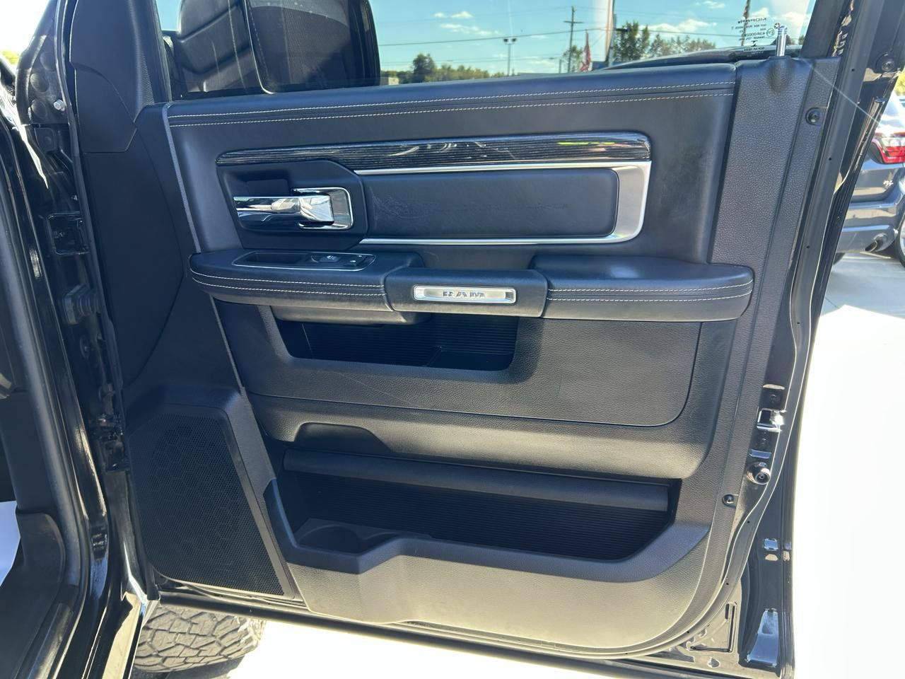 Used 2014 RAM 1500 Limited AWD/4WD image 16