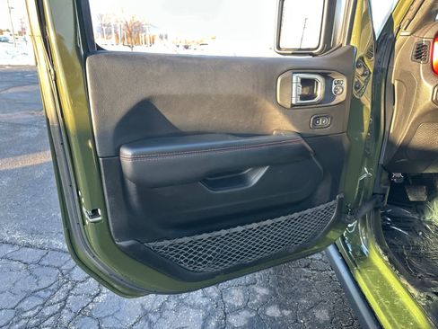 Used 2021 Jeep Wrangler Unlimited Rubicon w/ Cold Weather Group image 27