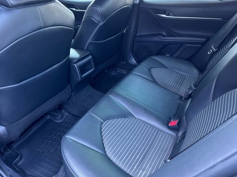 Used 2020 Toyota Camry SE image 14