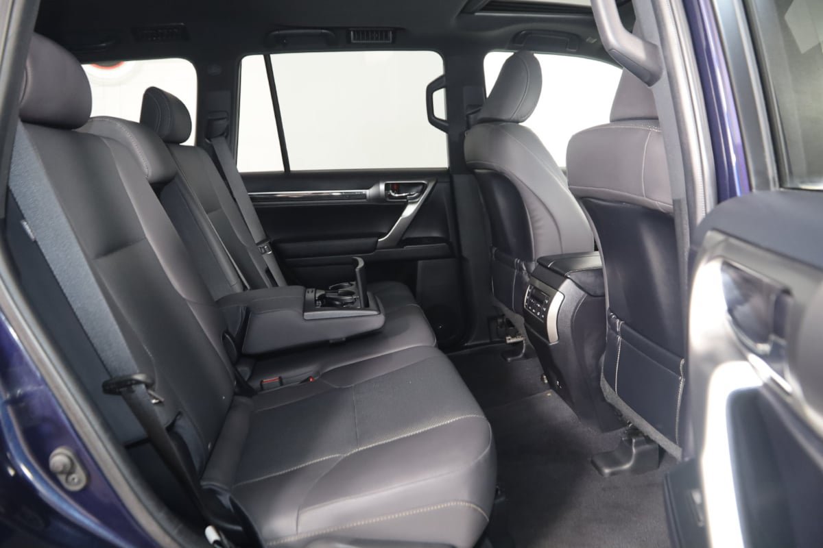 Used 2023 Lexus GX 460 Premium w/ Premium Package AWD/4WD image 15