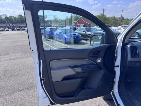 Used 2018 Chevrolet Colorado W/T RWD image 10