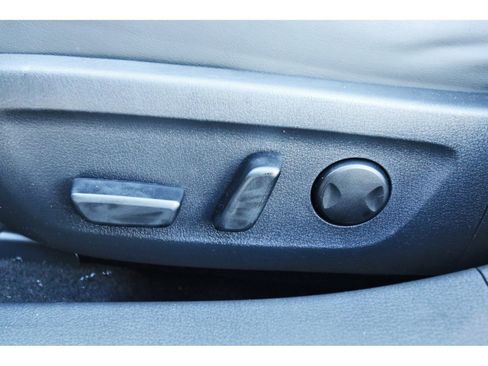 Used 2023 MAZDA MAZDA3 s image 30