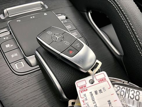 Used 2026 Mercedes-Benz GLS 450 4MATIC image 12