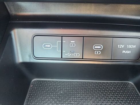 Used 2025 Hyundai Tucson SE image 25