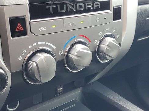 Used 2019 Toyota Tundra SR5 w/ SR5 Upgrade Package AWD/4WD image 27