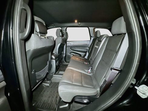 Used 2021 Jeep Grand Cherokee Laredo AWD/4WD image 29