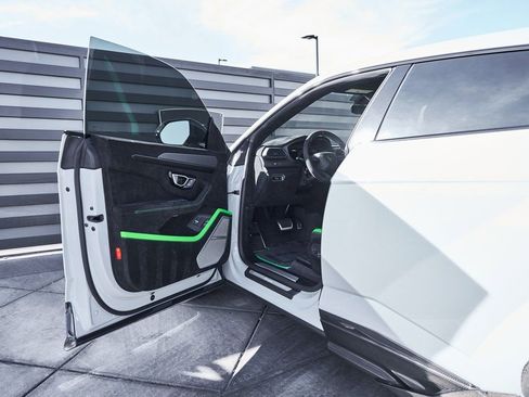 Used 2024 Lamborghini Urus Performante image 39