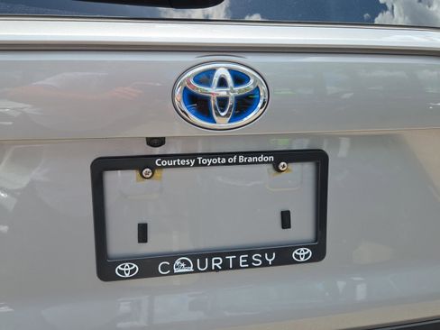 Certified 2023 Toyota RAV4 XLE Premium AWD/4WD image 34