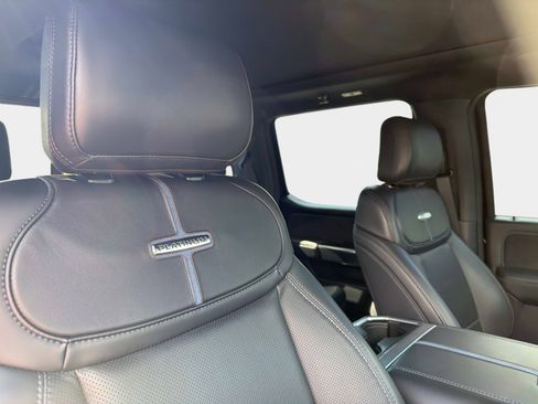 Used 2025 Ford F250 Platinum image 25