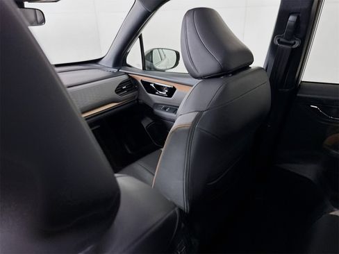 Used 2025 Subaru Forester Sport image 21