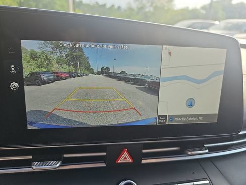 Certified 2025 Hyundai Elantra SEL FWD image 21