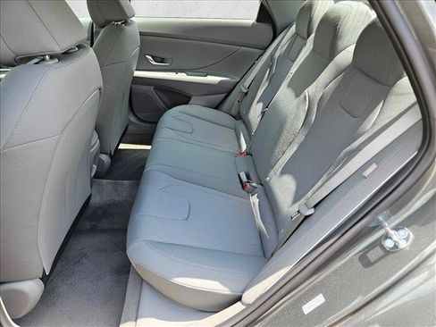 Used 2026 Hyundai Elantra SE FWD image 17