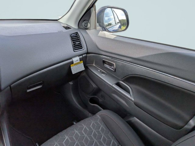 New 2027 Mitsubishi Outlander Sport LE FWD image 15