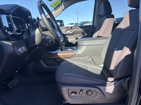 Used 2023 GMC Sierra 1500 Elevation w/ LPO, Elevation Black Package image 18