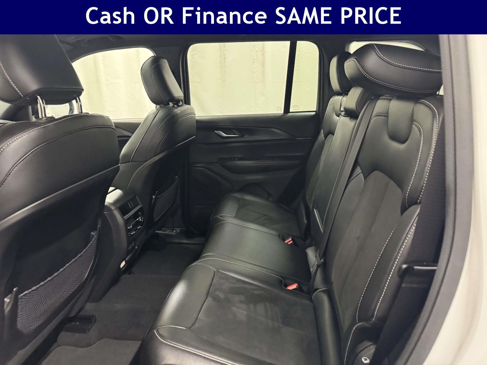 Used 2023 Jeep Grand Cherokee Altitude AWD/4WD image 14