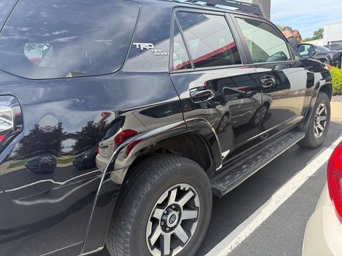 Used 2019 Toyota 4Runner TRD Off-Road Premium AWD/4WD image 7