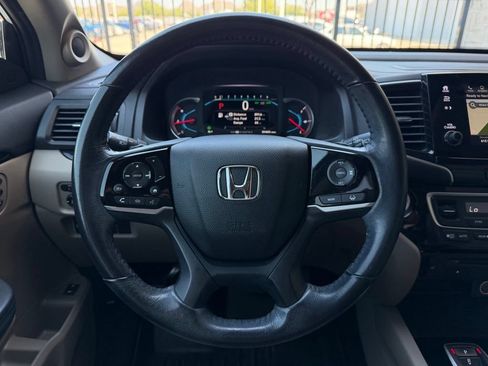 Used 2021 Honda Pilot Touring image 11