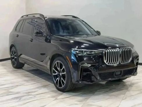 Used 2019 BMW X7 xDrive50i w/ Dynamic Handling Package image 4