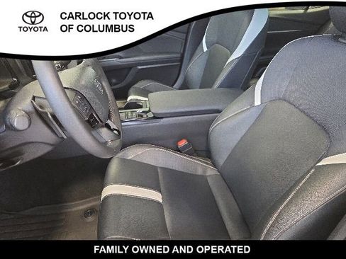 Used 2025 Toyota Camry SE w/ Convenience Package FWD image 12