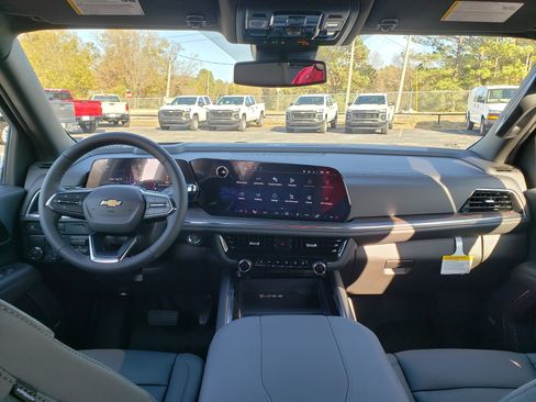 New 2026 Chevrolet Suburban LT w/ Comfort Package image 38