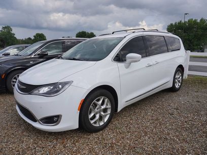 Used 2020 Chrysler Pacifica Touring-L Plus w/ Tire & Wheel Group