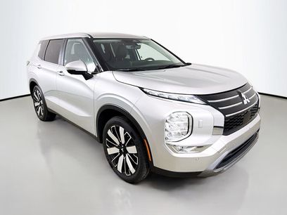 Used 2025 Mitsubishi Outlander SE