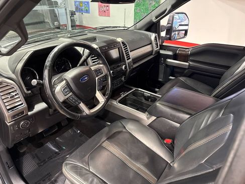 Used 2017 Ford F250 Platinum w/ Platinum Ultimate Package AWD/4WD image 91