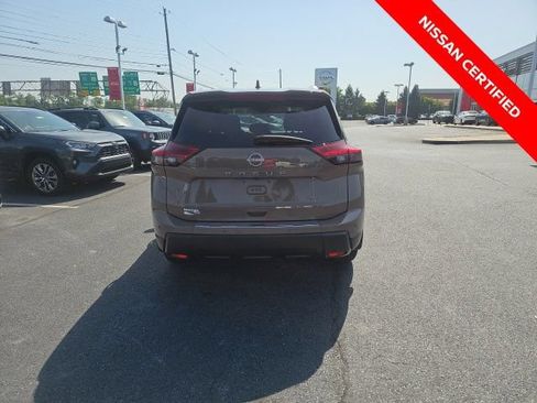 Certified 2025 Nissan Rogue SV w/ SV Premium Package AWD/4WD image 7