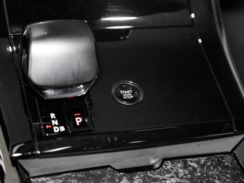 Used 2025 Land Rover Range Rover Sport SV Edition Two image 38